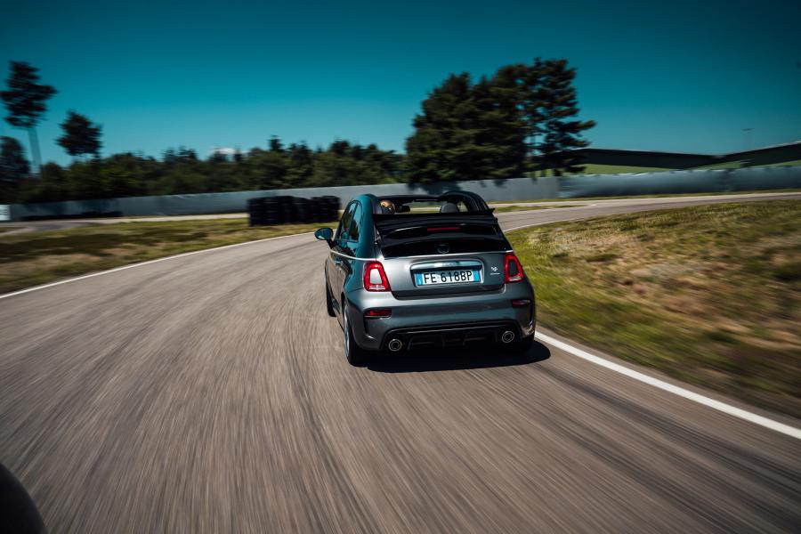  Abarth 595C Turismo (312) 2016 года  (WW) (фото 5 из 31)
